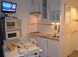 Charmant studio aux Ménuires pour 2, pied des pistes, proche commerces, équipements modernes - FR-1-452-87