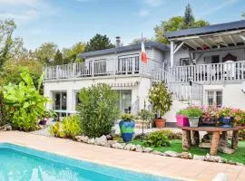 Awesome Apartment In Chambornay-Lès-Pin