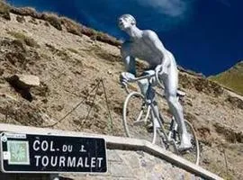 法国比利牛斯山区一室公寓