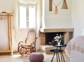 Angeliki Private Panorama House, by Elefthia Syros