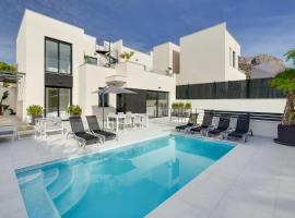 Villa Blanka, amazing villa with Hot tube & heated pool in Polop, Alicante，位于波洛普的酒店