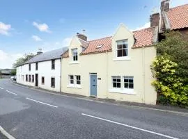 2 bed Haywood Cottage with garden