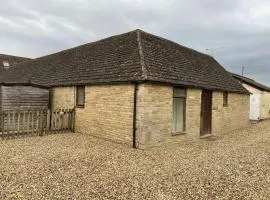 Tupenny Cottage, Old Mill Farm, Cotswold Water Park