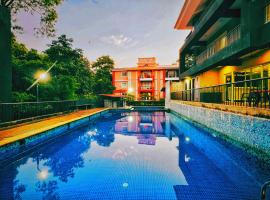 2BHK Stunning Apartment with Pool，位于瓦加托的酒店