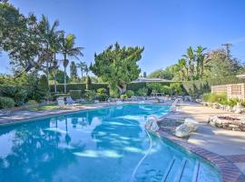 Beautiful Whittier Home with Pool and Gas Grill!，位于惠蒂尔的乡村别墅