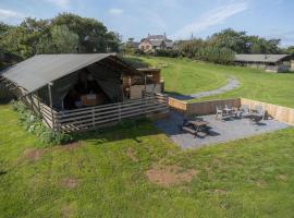 Burryholmes - Safari Glamping Tent - Llangennith，位于兰根尼斯的酒店