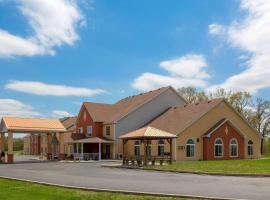 Super 8 by Wyndham Lake of the Ozarks，位于Eldon的酒店