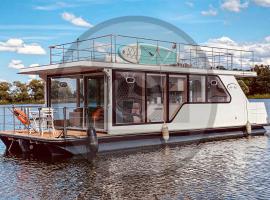 Amazing Ship-boat In Havelsee Ot Ktzkow With 1 Bedrooms，位于诺伊鲁平的船屋