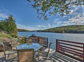 Inviting Lakefront Home Seasonal Boat Dock!，位于Dedham的酒店