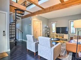 Minneapolis Townhome with Loft Less Than 3 Mi to Dtwn!