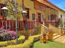Hotel Hacienda Santa Barbara，位于圣希尔的宠物友好酒店