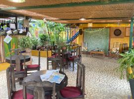 Montaña Linda Hostel Orosi，位于奥罗西的酒店