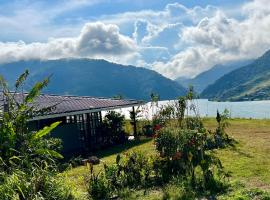 CABAÑA LAGO CALIMA, frente al lago，位于卡利马的酒店