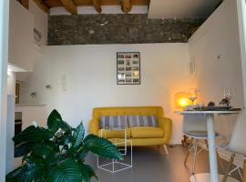 Villa Paola - Holiday Apartment - Menaggio, Lago di Como，位于梅纳焦的家庭/亲子酒店