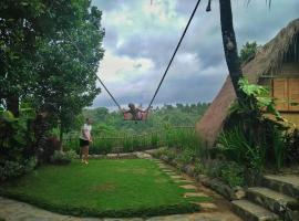 Eco Hut by Valley and 7 Waterfalls，位于Ambengan的度假短租房