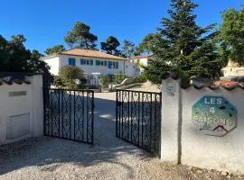 Chambre indépendante dans une villa