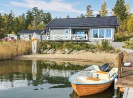 Gorgeous Home In Hudiksvall With Wifi，位于胡迪克斯瓦尔的酒店