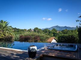 Villa Kokoloa : piscine chauffée et vue montagnes，位于西布勒的酒店