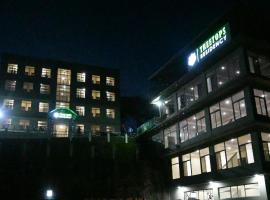 TreeTops Residency，位于西隆的酒店