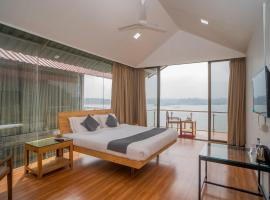 Shvas Island Resort，位于伊加特普里的酒店