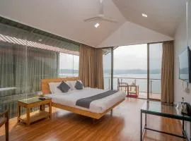 Shvas Island Resort