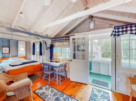 Clarks Landing Studio Cottage 3，位于Moultonborough的酒店
