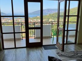 Stunning Adriatic Vista Home，位于泽莱尼卡的带停车场的酒店