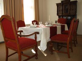 Vakantiehuis De Vorster Pastorie，位于Broekhuizenvorst的带停车场的酒店