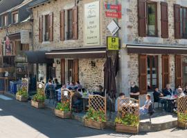 Logis Hôtel-restaurant Les Coudercous，位于圣谢利多布拉克的酒店