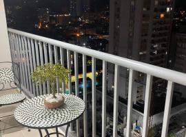 APARTAMENTO DE LUJO EN LA MILLA DE ORO DE IBAGUÉ, COLOMBIA.，位于伊瓦格的带按摩浴缸的酒店