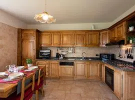 Villa Mara - Aosta - 200 mq - WiFi - Jacuzzi - Parcheggio - Giardino