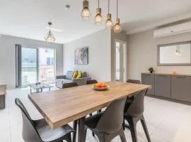 New & central located 3 Double bedroom apartment - Close to all amenities