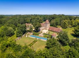 CHATEAU DE LASCOUPS，位于Saint-Martin-des-Combes的酒店