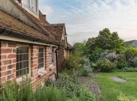 Moat Farm House，位于阿施的酒店