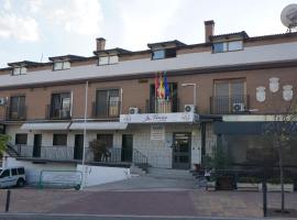 Hostal La Reserva，位于Cobeña的酒店