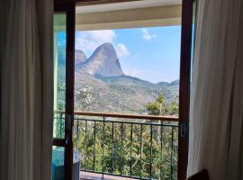 Vista para Pedra Azul e TV de 85''，位于佩德拉阿祖尔的酒店