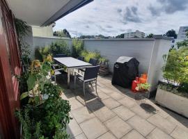 COSI - Komfortables Privatzimmer mit grosser Terrasse und Parkplatz，位于克罗伊茨林根的住宿