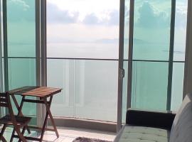 Infinite Seaview with Penang Bridge Suite with Sunrise up to 11 person，位于峇六拜马来西亚理科大学附近的酒店