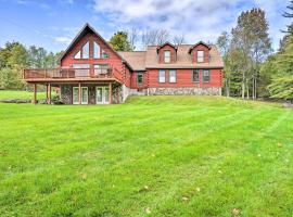 Grand Windham Retreat with Fire Pit and Game Room，位于温德姆的酒店