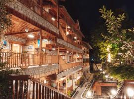 Hotel Negi's Mayflower A heritage Since 1965，位于马拉里的酒店