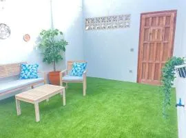 Casita Estrella con entrada independiente y patio