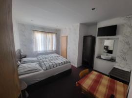 Hotel Zum Ritter，位于Staufenberg的酒店