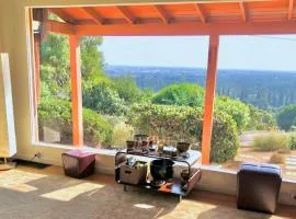 La'Oasis with views, 2000 sqft house, large yard