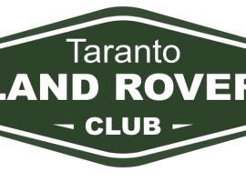 CLUB LAND ROVER TARANTO，位于马丁纳弗兰卡的露营地