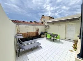 Plein centre Appartement climatisé et spacieux avec grande terrasse sur le toit à Nice