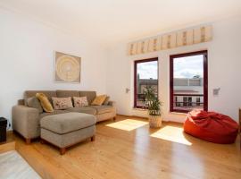 Lisboa Tejo Apartment @ Stay like a local at Algés，位于Cruz Quebrada的公寓