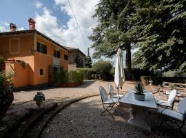 White Elegant and Charming Country House near Rome，位于罗卡迪帕帕的乡间豪华旅馆