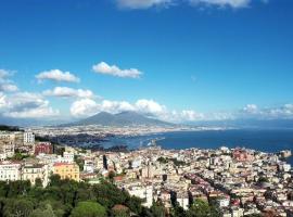 Chiostro San Francesco - Casa di Ospitalit&agrave; Religiosa，位于那不勒斯的海滩酒店