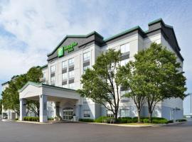 欧弗兰帕克会议中心套房假日酒店，位于欧弗兰帕克的酒店