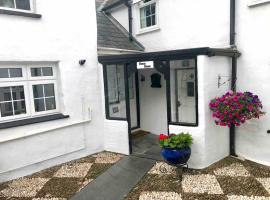 Horne Cottage Ilfracombe (10 mins Woolacombe)，位于伊尔弗勒科姆的酒店